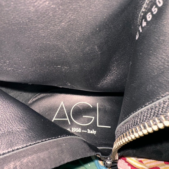 AGL Italian Suede Bootie. Size 39.5/9 - Picture 5 of 7
